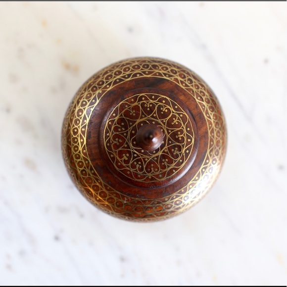 Travel inspired wood, gold embellished dish - Picture 4 of 6